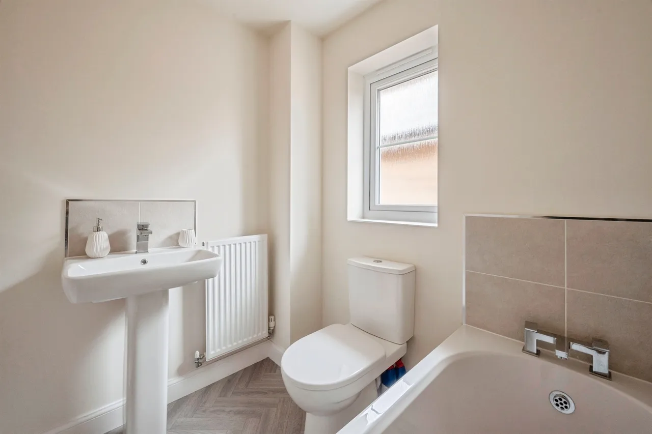 Farmhouse Drive, Hatfield, DN7, photo 11