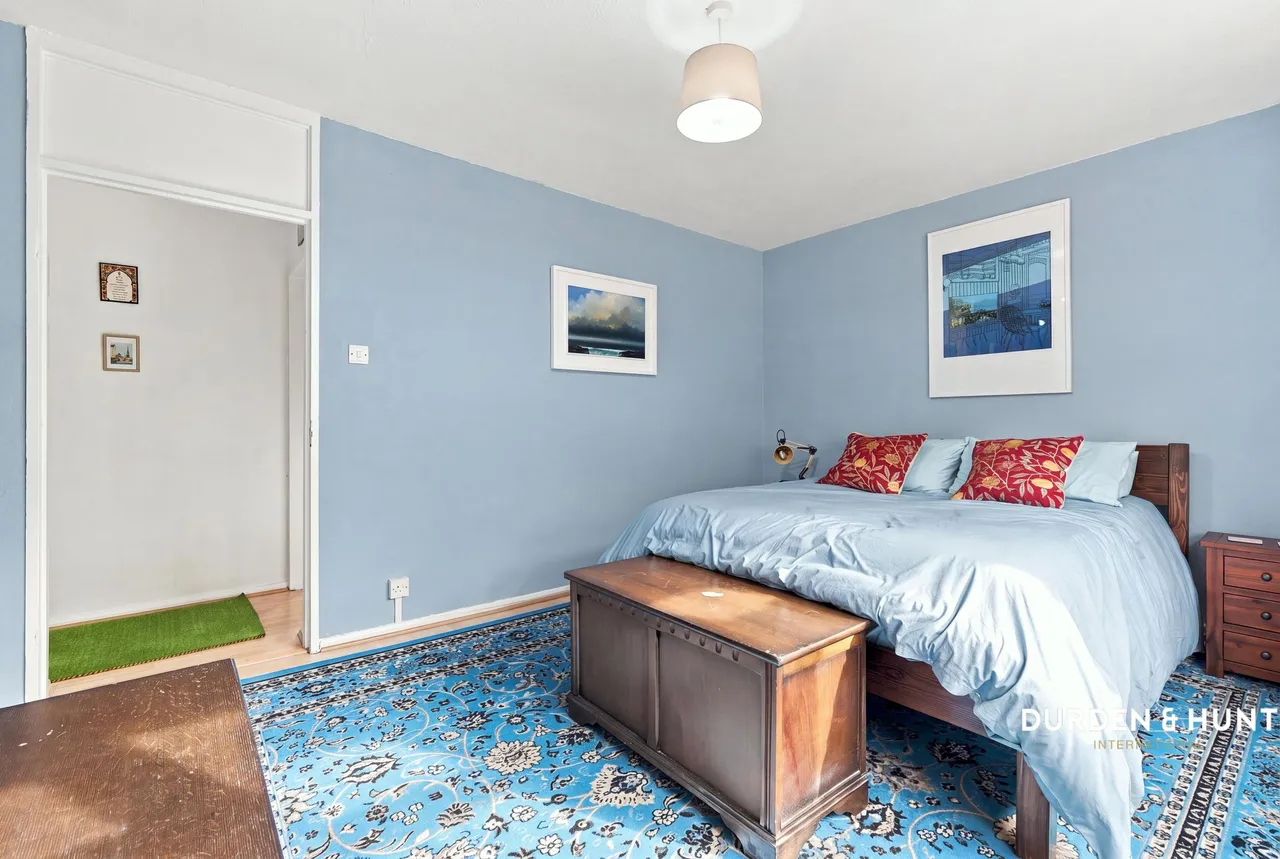 Bradwell Close, South Woodford, E18, photo 9