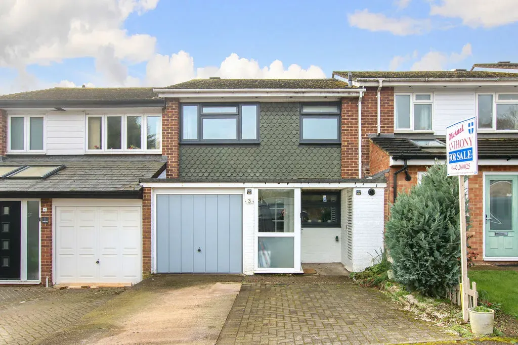 3 bed house for sale — Vicarage Close, Hemel Hempstead, Hertfordshire, HP1 1JN