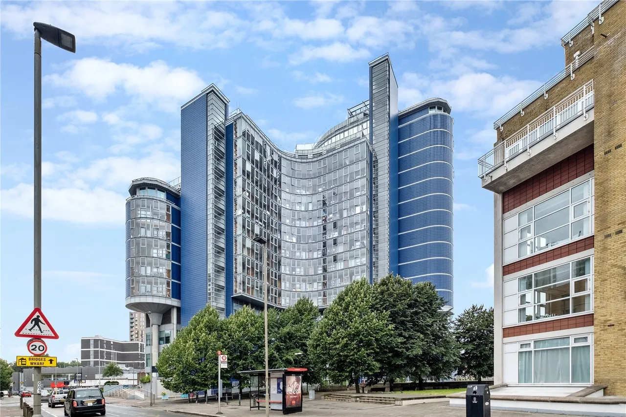 Lombard Road, London, SW11, photo 15