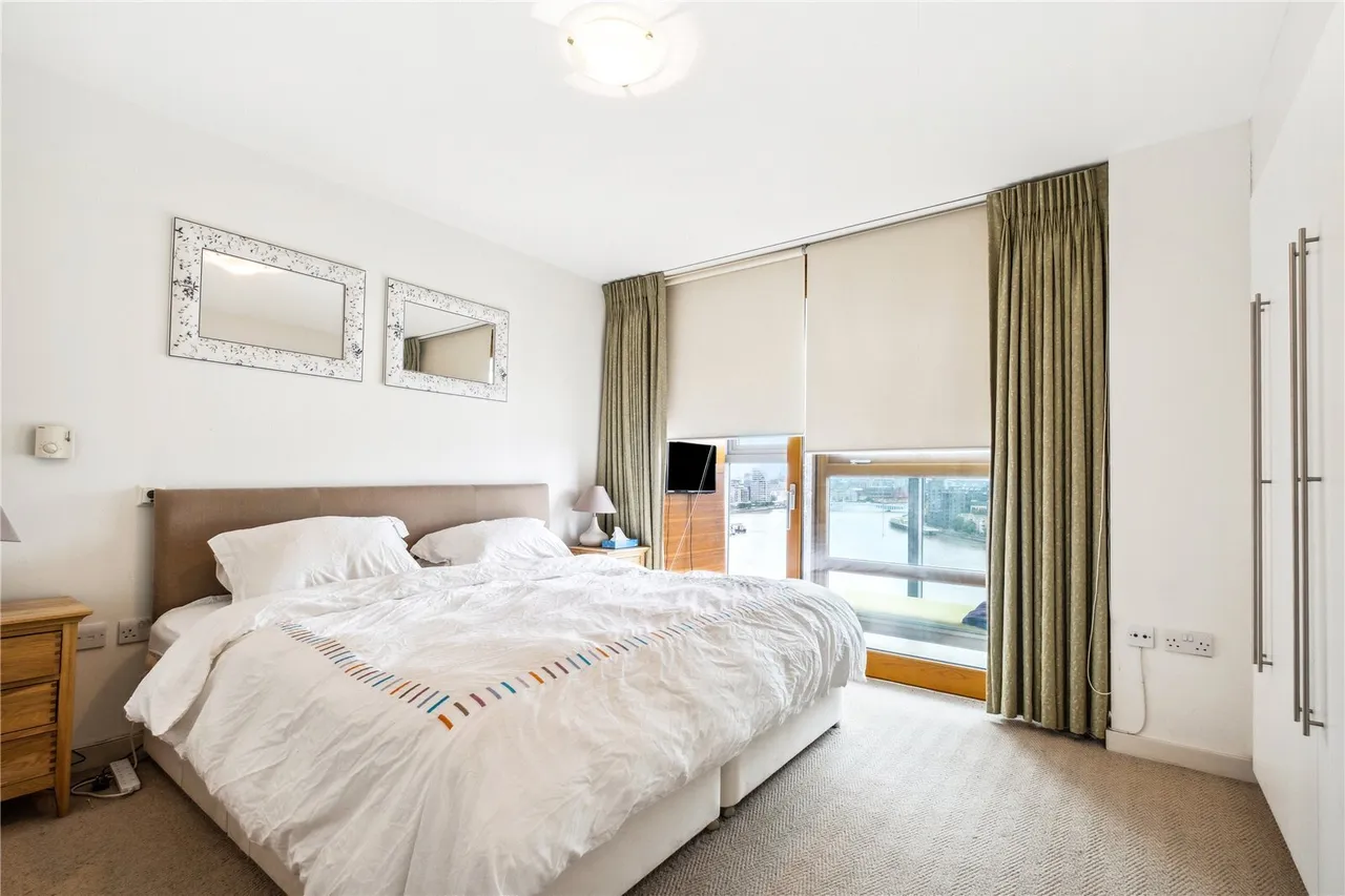 Lombard Road, London, SW11, photo 7