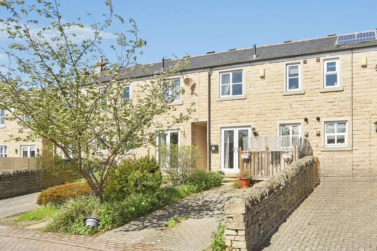 2 bed house for sale — Town Gate Close, Guiseley, Leeds