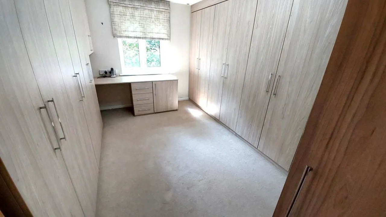Broadfield Court, Prestwich, M25, photo 12