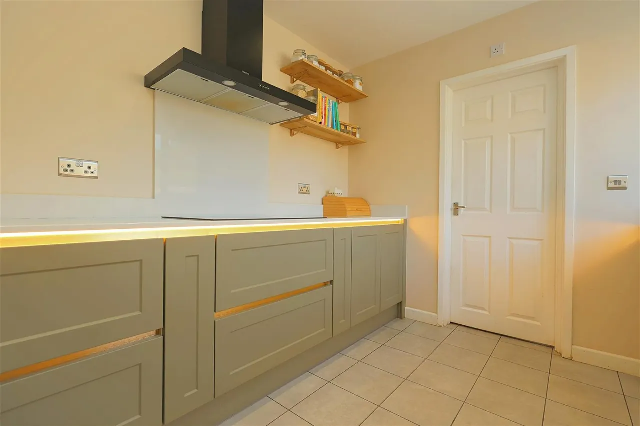 Kent Crescent, Pudsey, photo 5