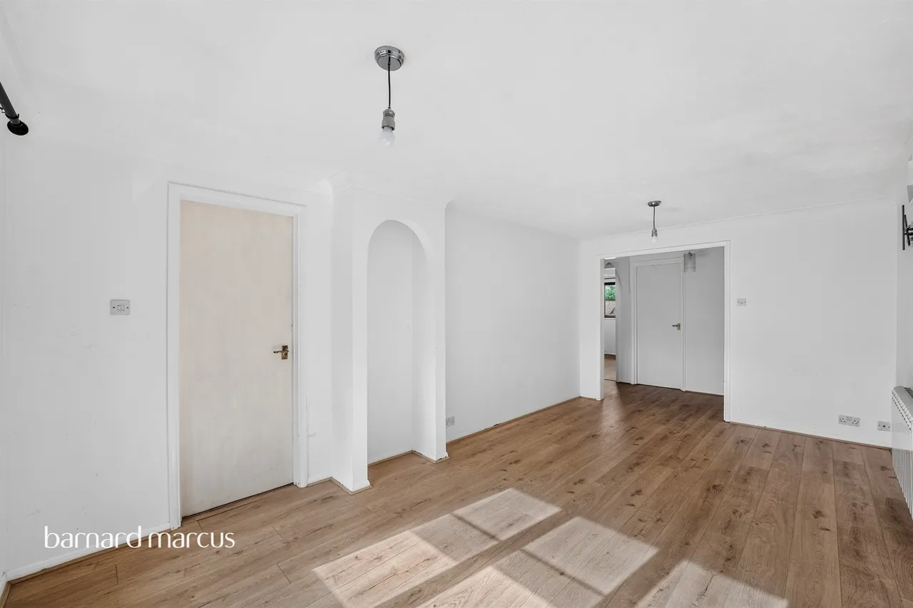 Lowry Crescent, Mitcham, CR4, photo 16
