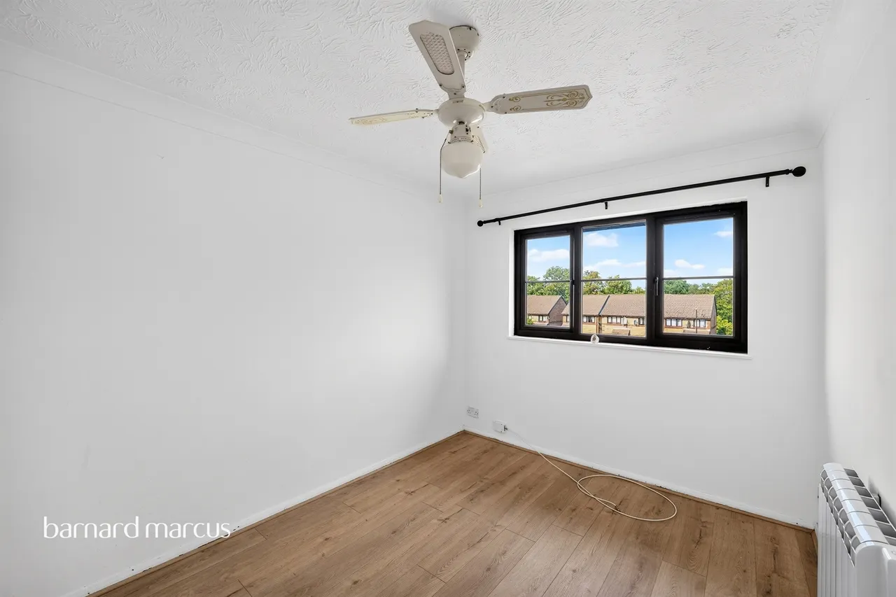 Lowry Crescent, Mitcham, CR4, photo 19