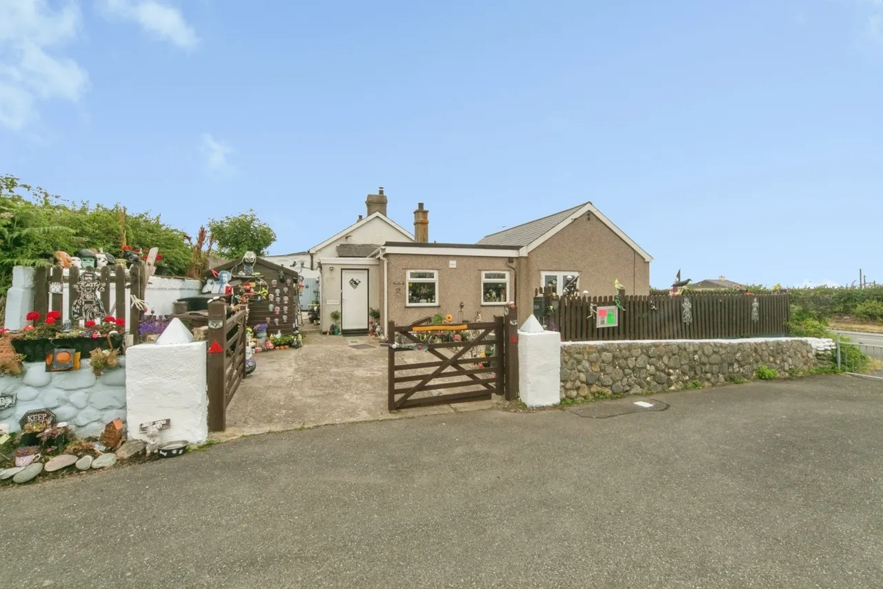 Aberdesach, Caernarfon, LL54, photo 17
