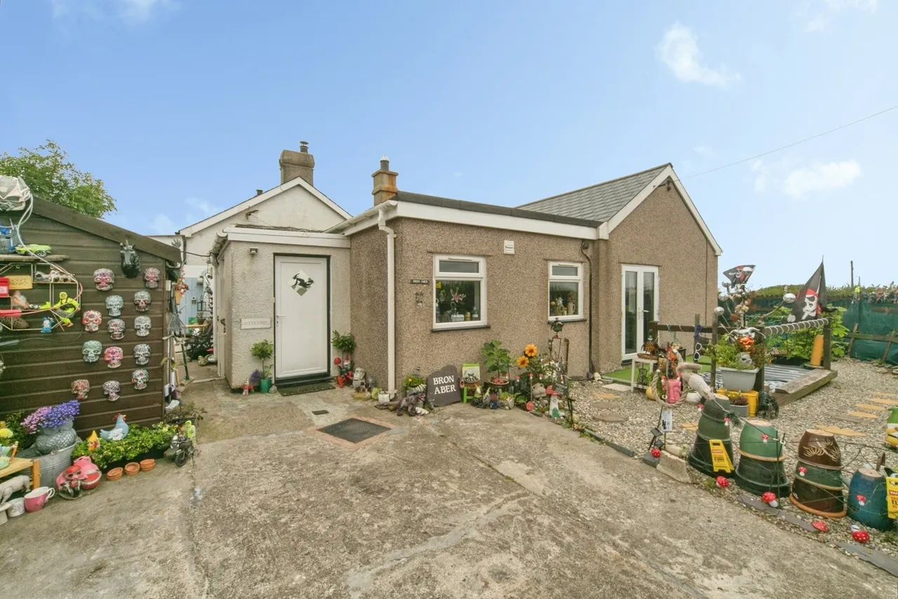 Aberdesach, Caernarfon, LL54, photo 13