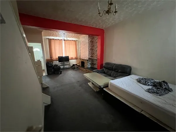 Burnt Oak Terrace, GILLINGHAM, ME7 1DT, photo 2