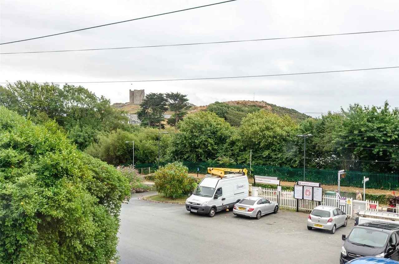 Criccieth, LL52, photo 11