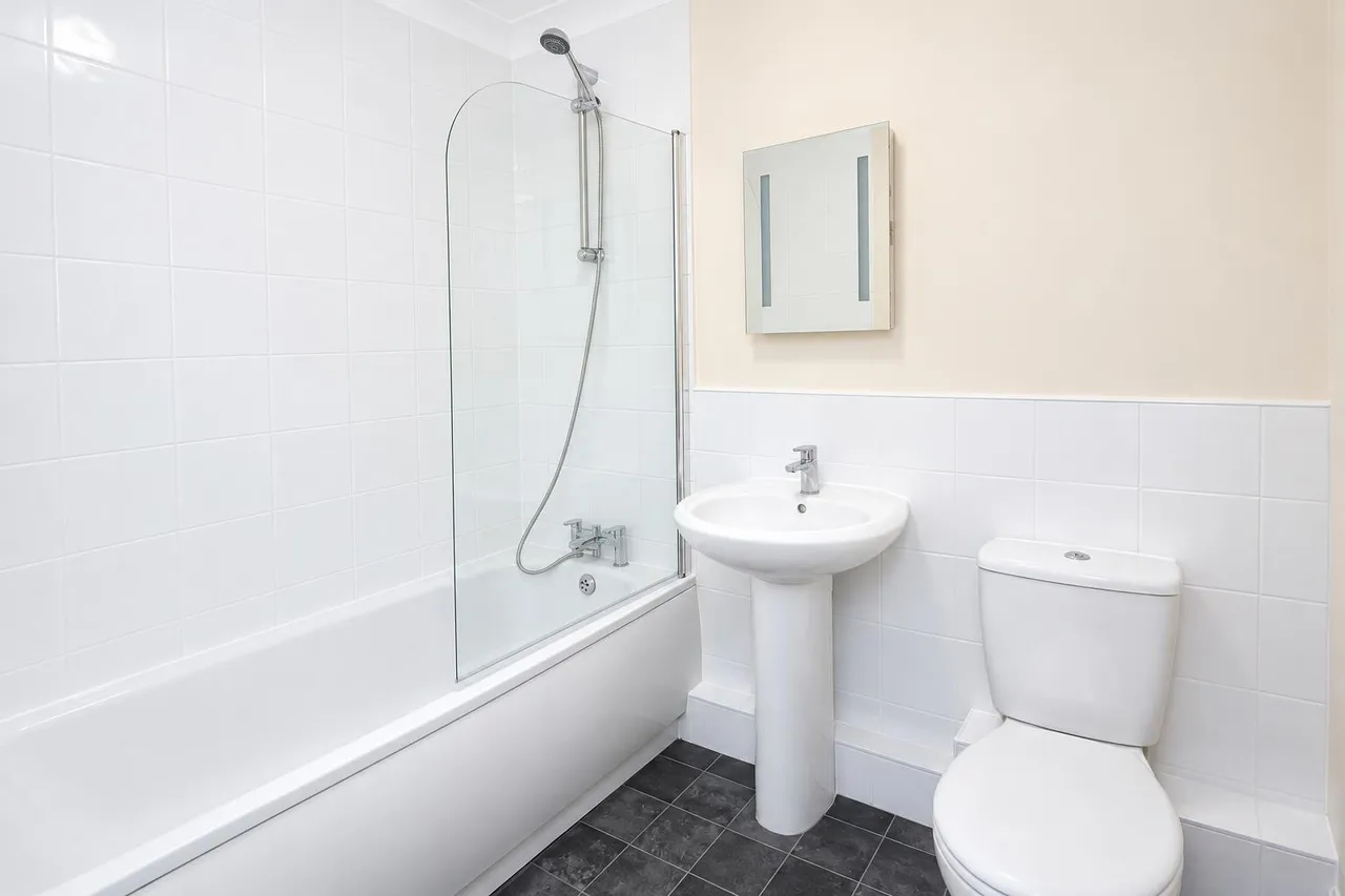 Belmont Road, Leatherhead, KT22, photo 4