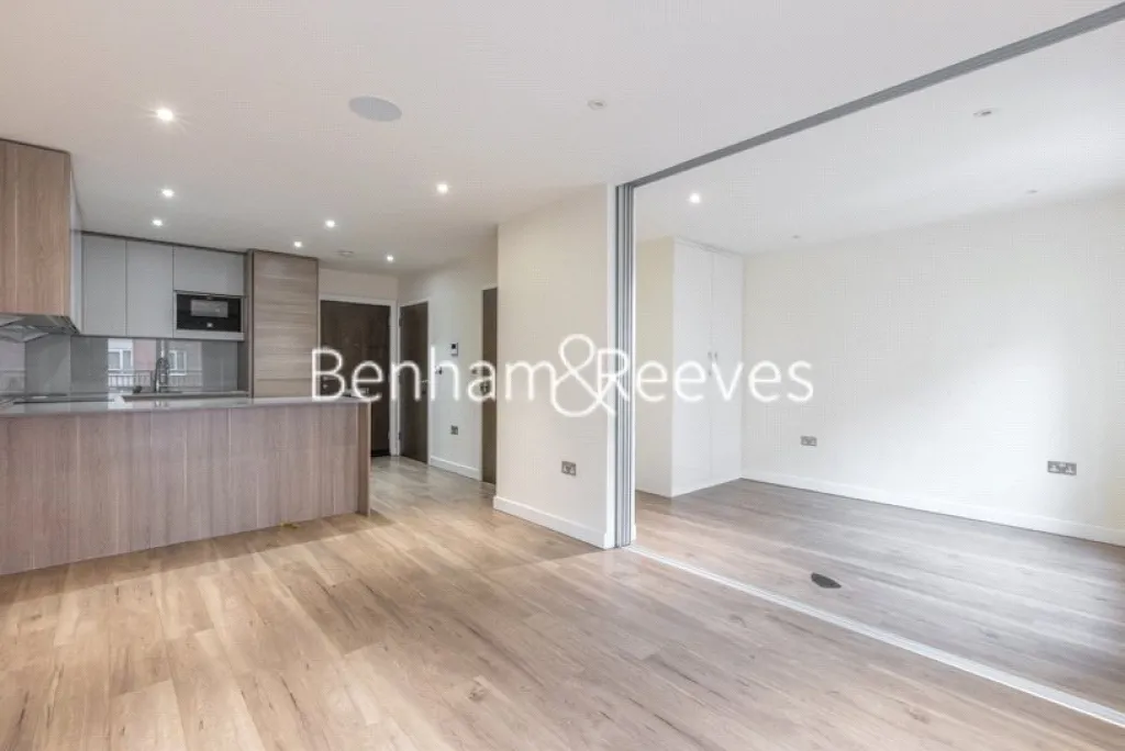flat to rent, Boulevard Drive, Beaufort Park, NW9