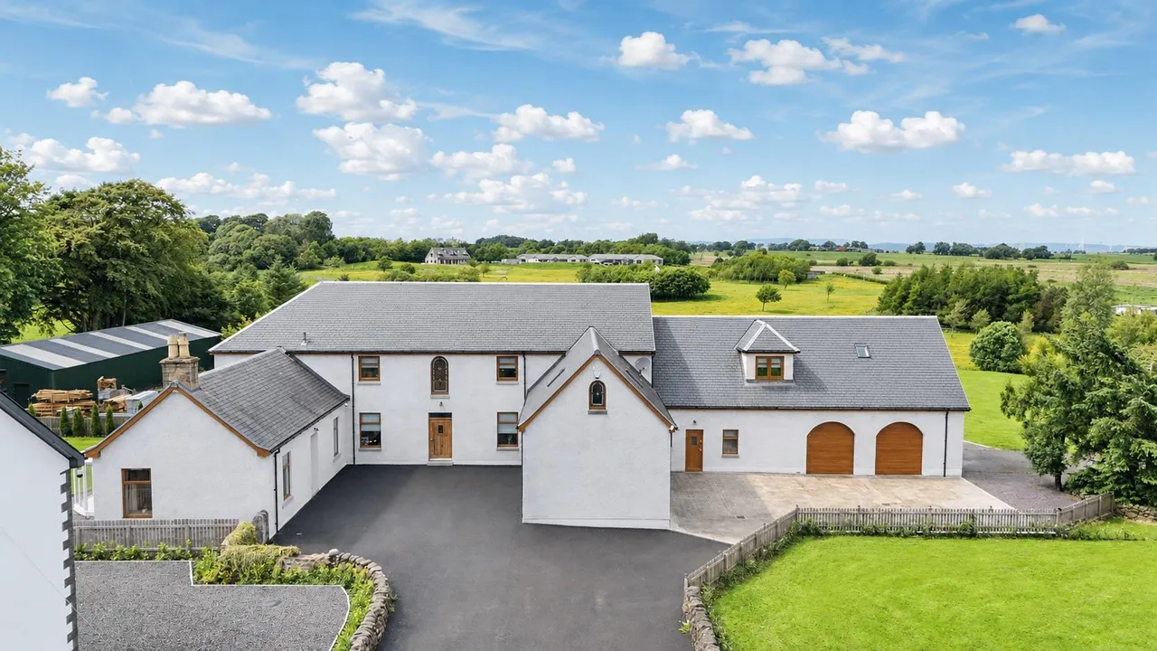 Strathaven, ML10 6RP, photo 46