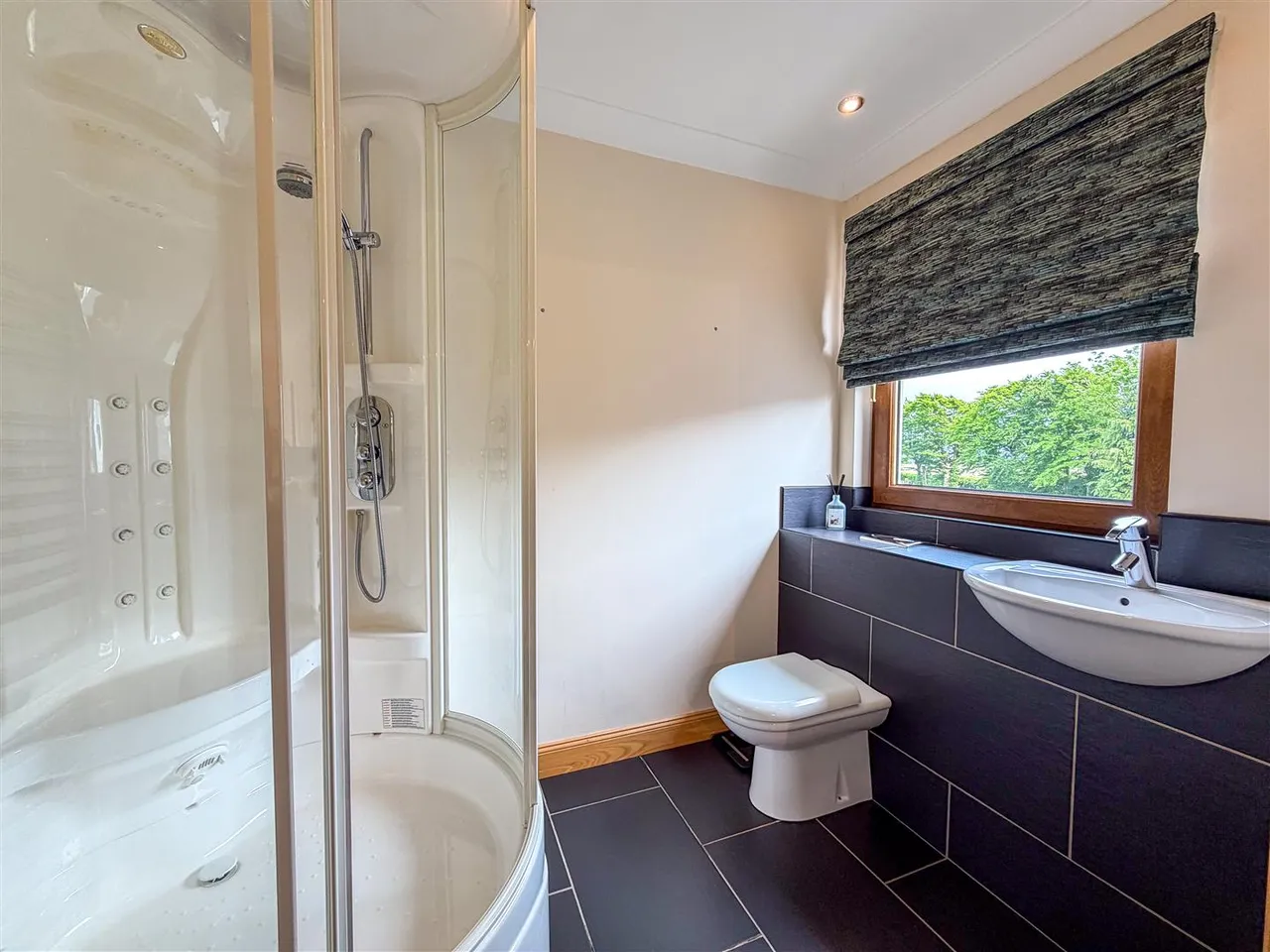 Strathaven, ML10 6RP, photo 30