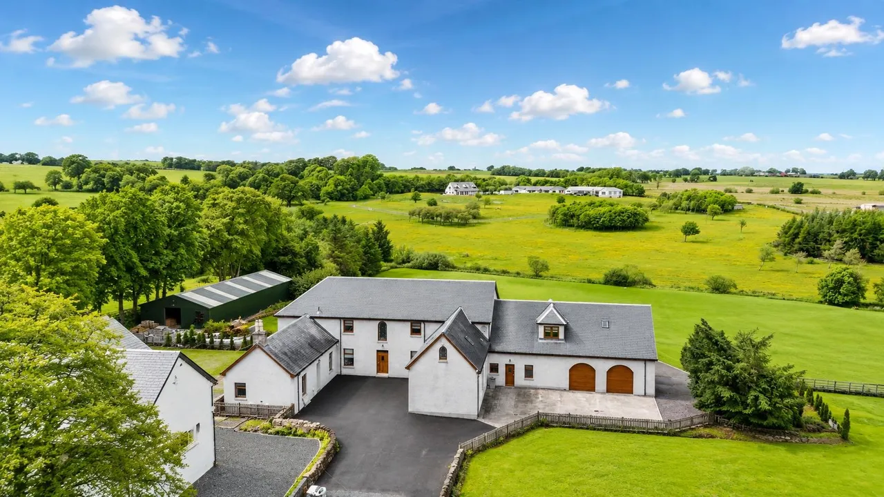 6 bed house for sale — Strathaven, ML10 6RP