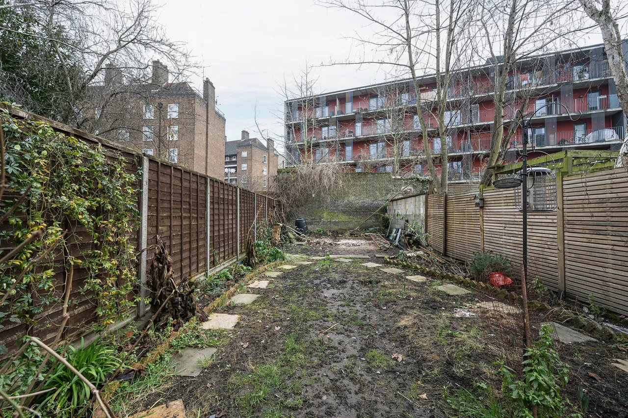 Flat 2, 8 Bodney Road, London, photo 4