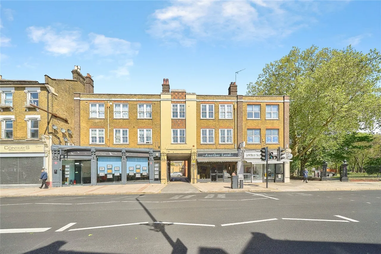 2 bed flat for sale — Whales Yard, West Ham Lane, London, E15
