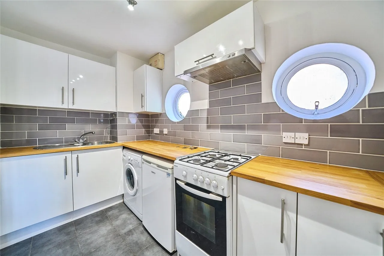 Whales Yard, West Ham Lane, London, E15, photo 6