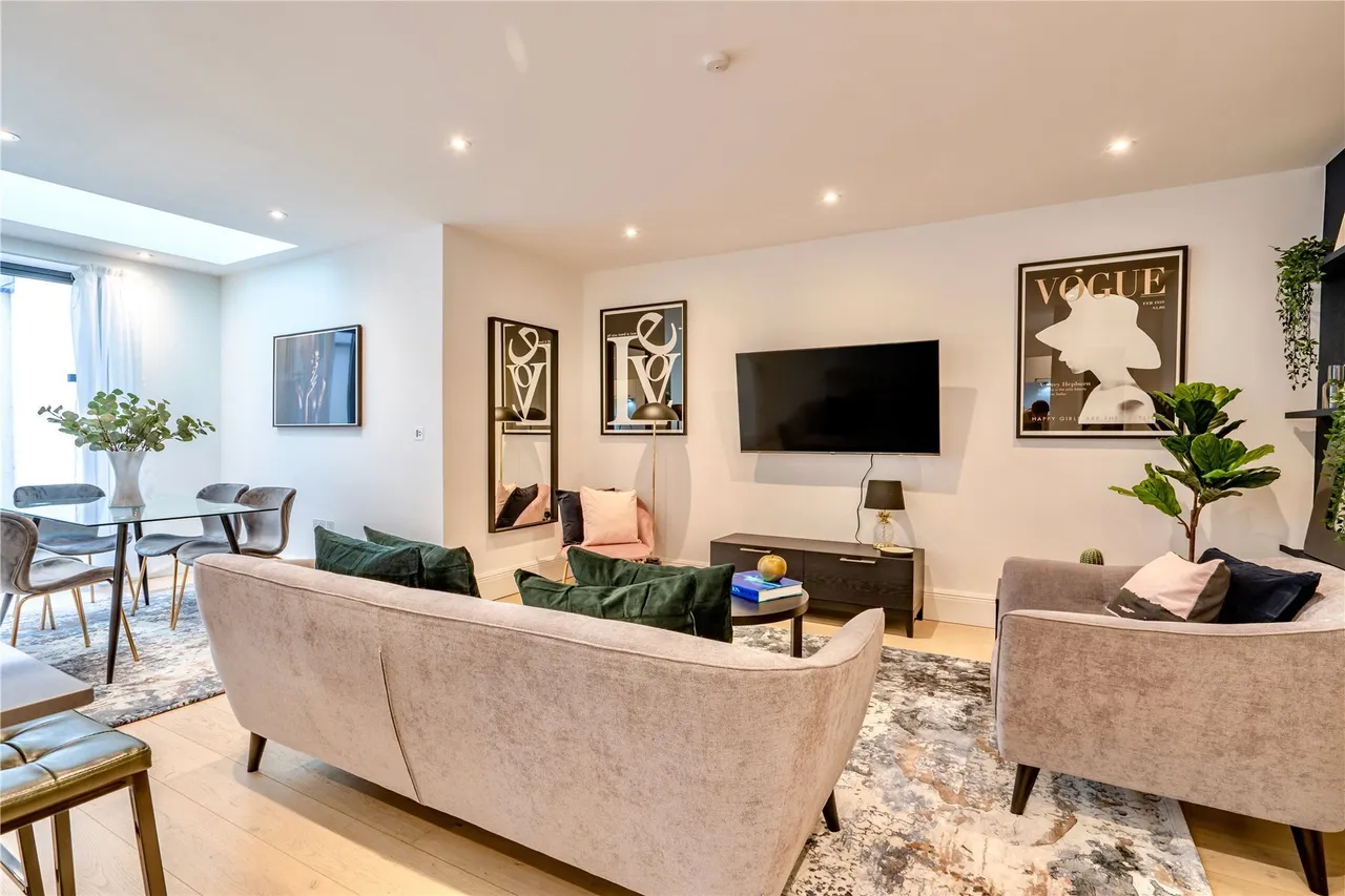 2 bed flat to rent, Lincoln's Inn Fields, London, WC2A