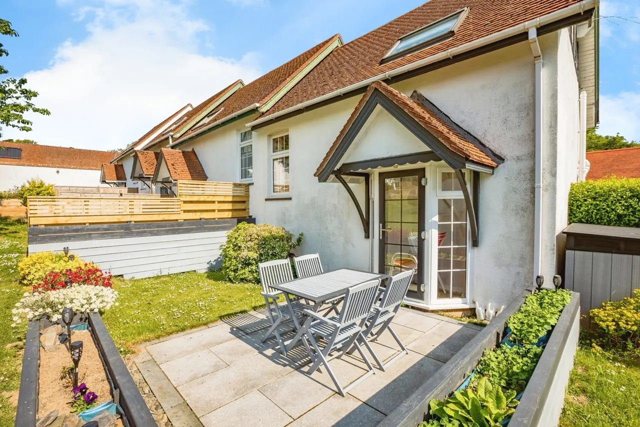 2 bed house for sale, Aberporth, Cardigan, SA43