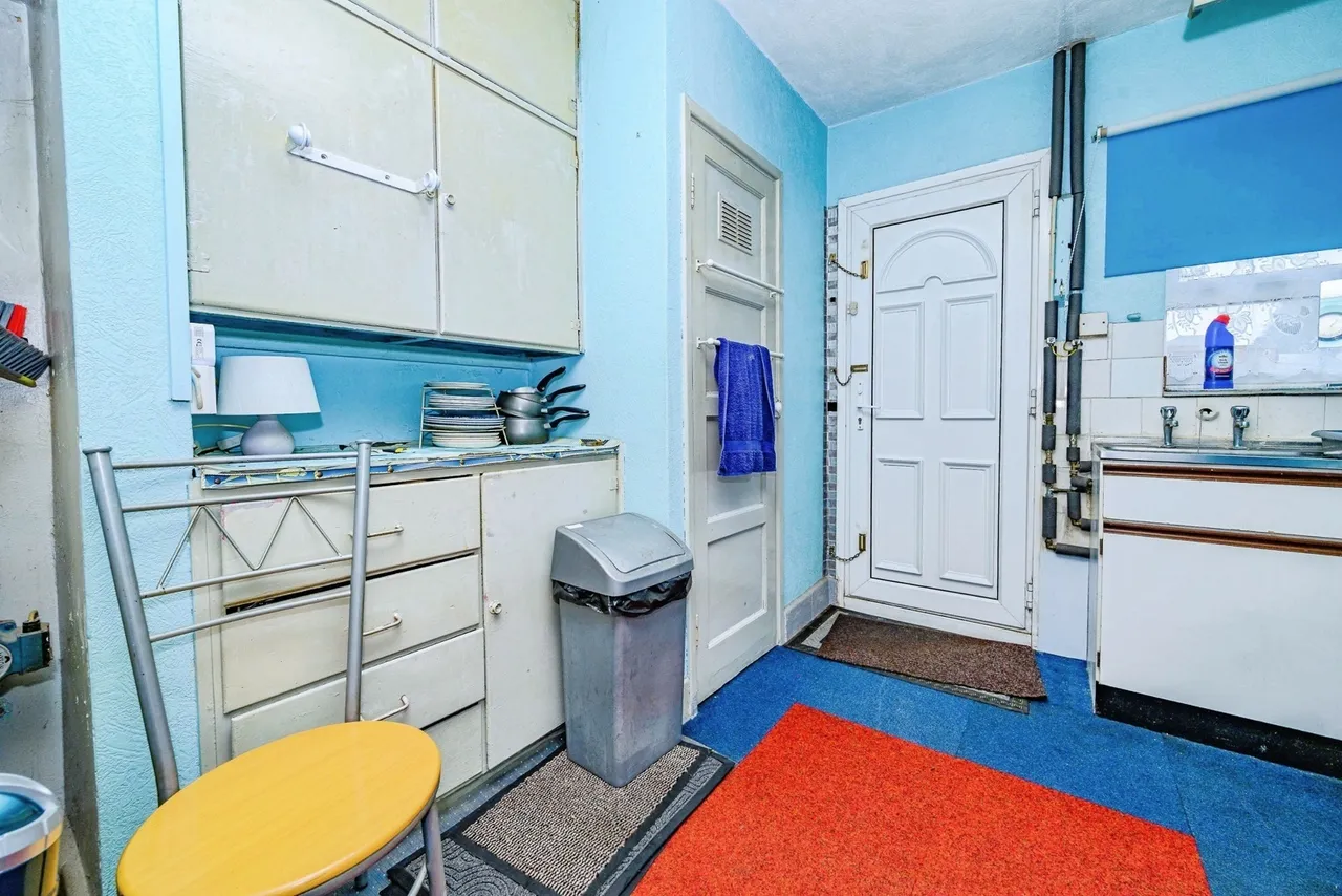 Abbey Drive, Luton, Bedfordshire, LU2, photo 8