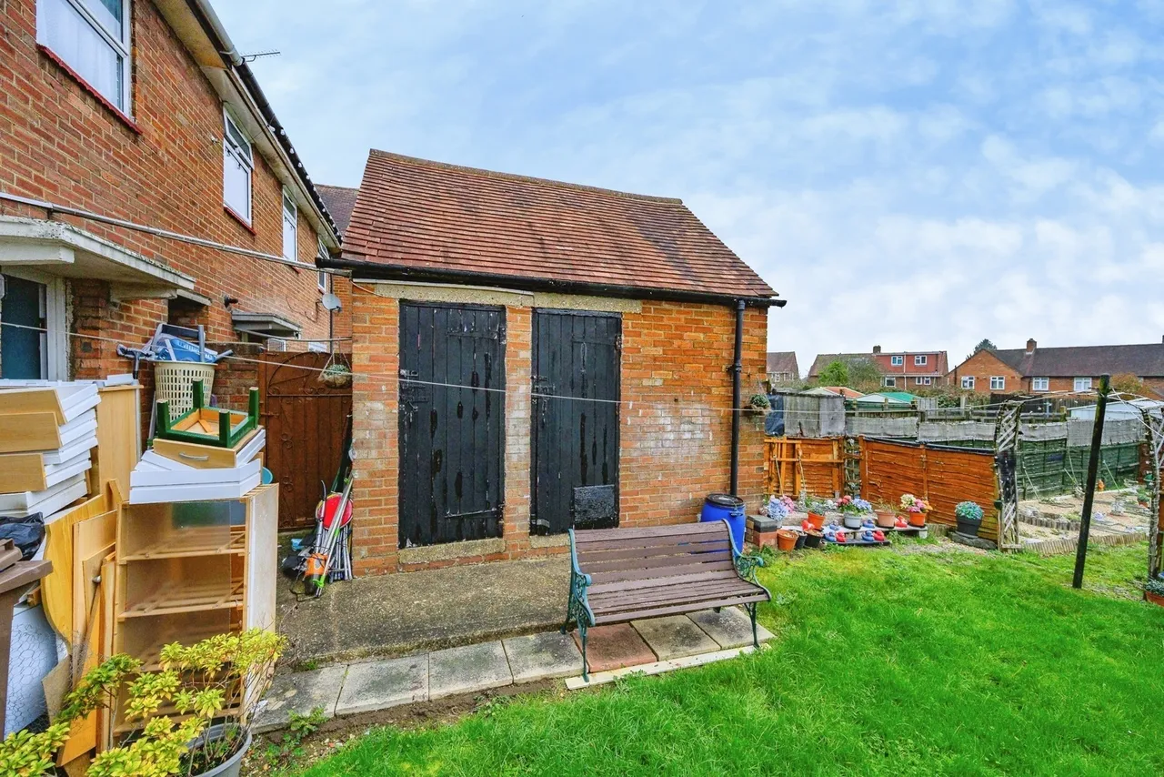 Abbey Drive, Luton, Bedfordshire, LU2, photo 15