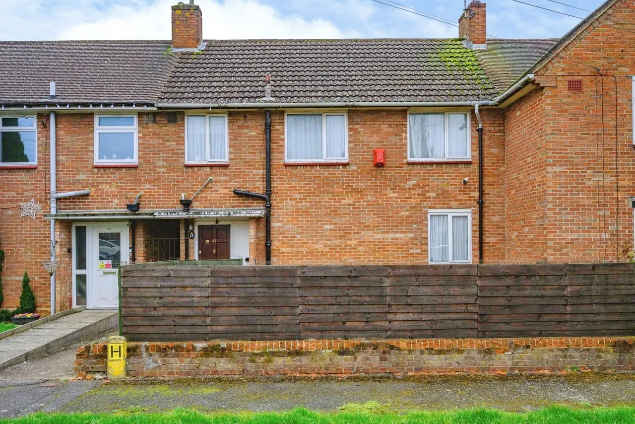 Abbey Drive, Luton, Bedfordshire, LU2, photo 2