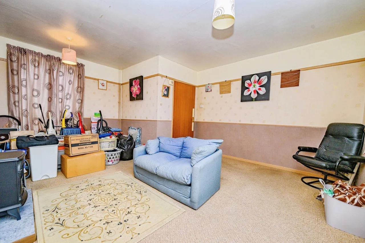 Abbey Drive, Luton, Bedfordshire, LU2, photo 5