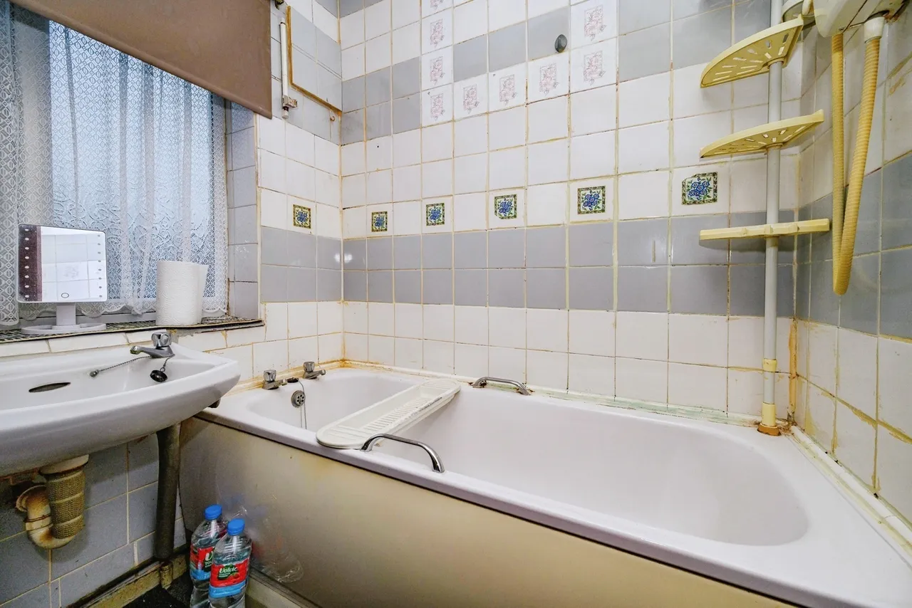 Abbey Drive, Luton, Bedfordshire, LU2, photo 14