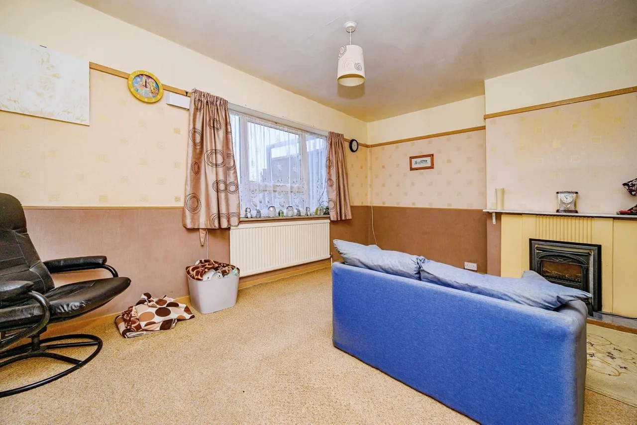 Abbey Drive, Luton, Bedfordshire, LU2, photo 6