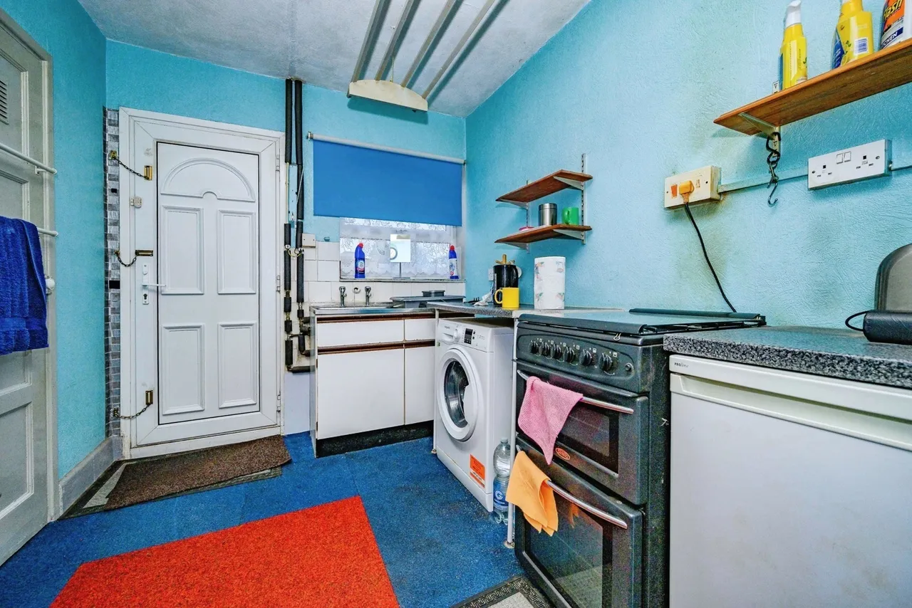 Abbey Drive, Luton, Bedfordshire, LU2, photo 7