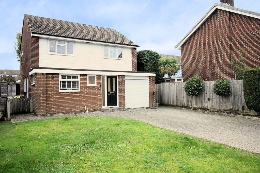 Woodlands Way, Horsham, West Sussex RH13 9TF, photo 3