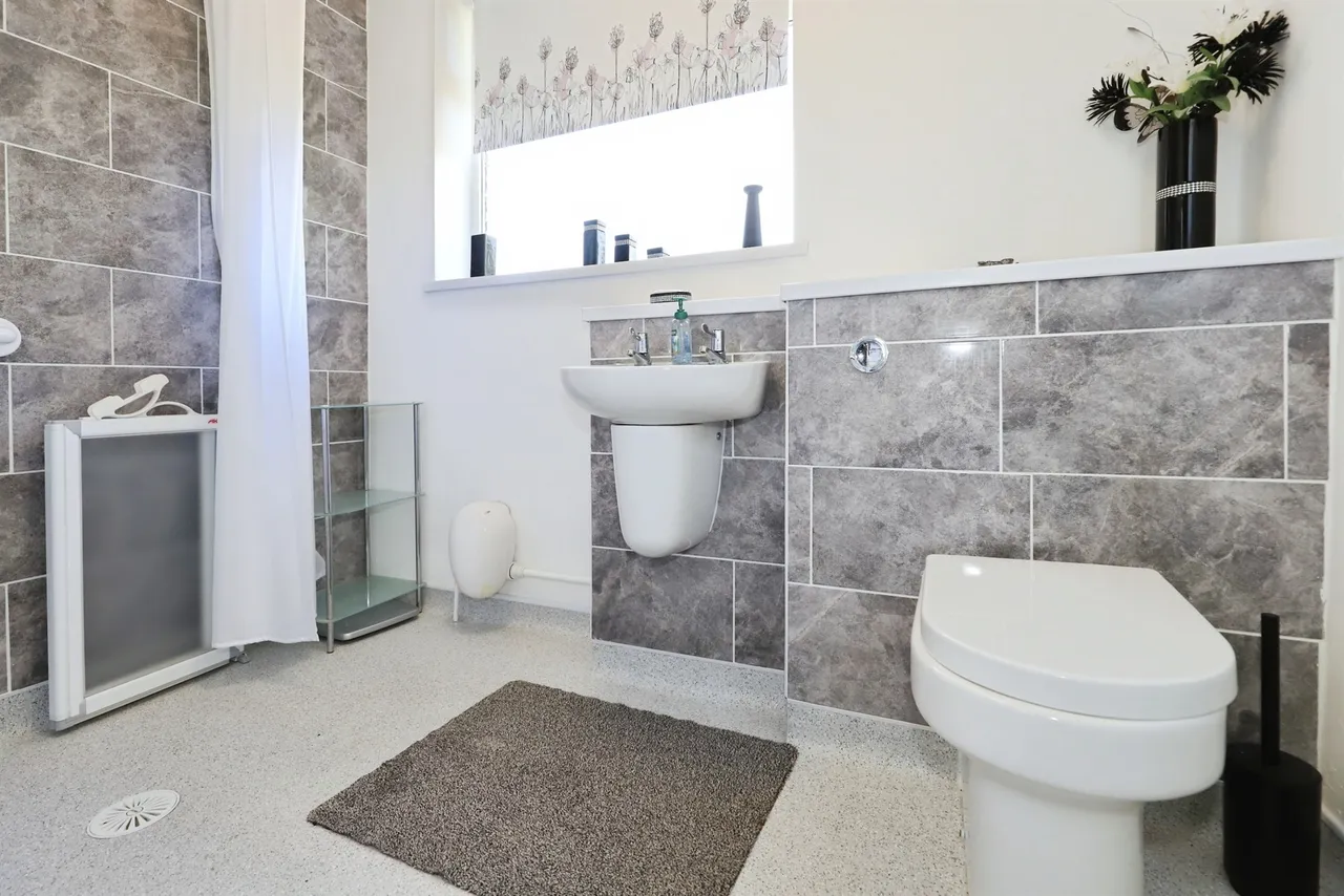 Meldon Drive, Bilston, WV14, photo 15