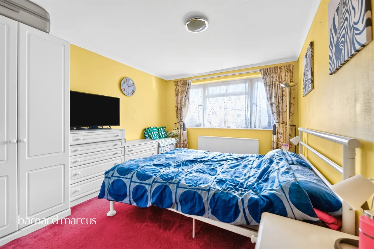 Holcon Court, Redhill, RH1, photo 12