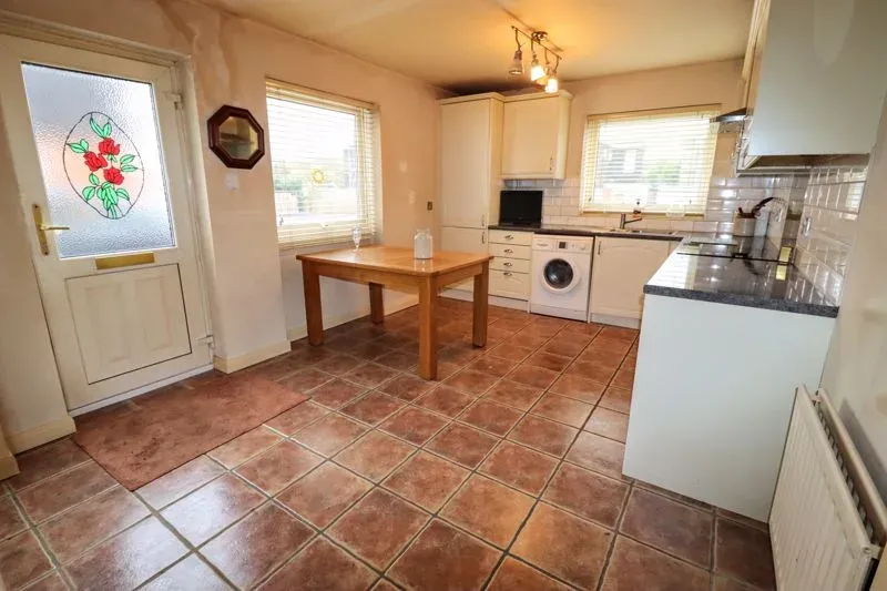 Maple Grove, Woburn Sands, Milton Keynes, Buckinghamshire, MK17 8QN, photo 2