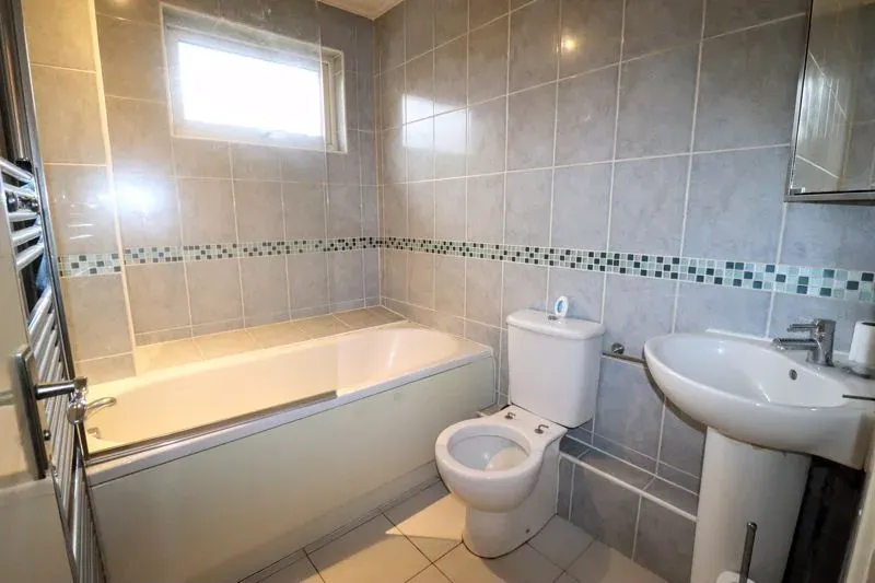 Maple Grove, Woburn Sands, Milton Keynes, Buckinghamshire, MK17 8QN, photo 5