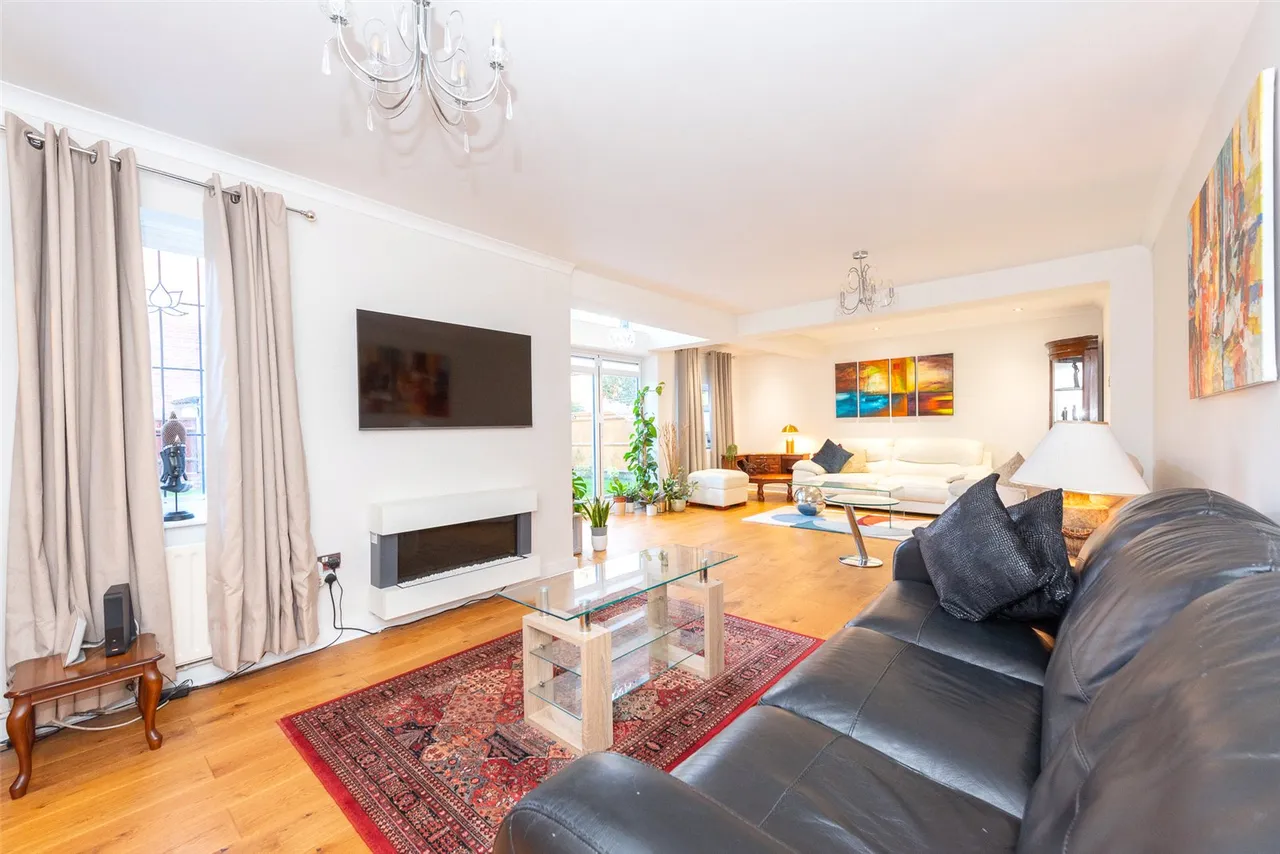 Fleet Road, Farnborough, Hampshire, GU14 9RG, photo 14