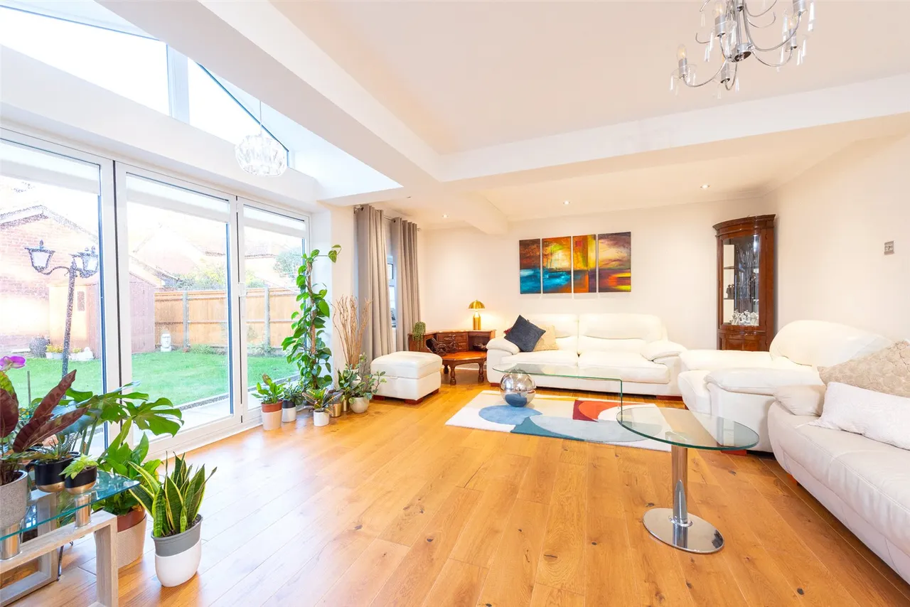 Fleet Road, Farnborough, Hampshire, GU14 9RG, photo 2