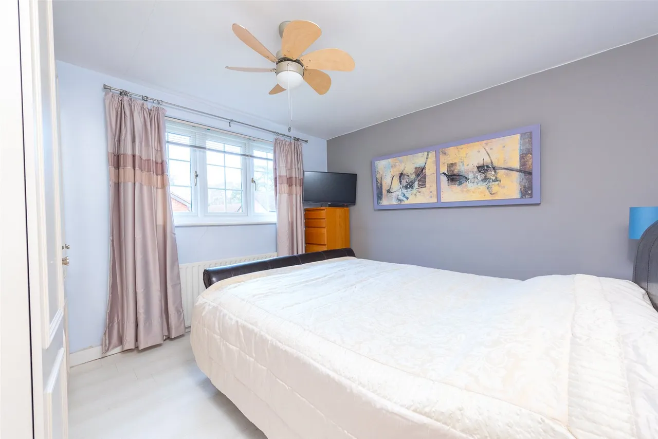 Fleet Road, Farnborough, Hampshire, GU14 9RG, photo 8