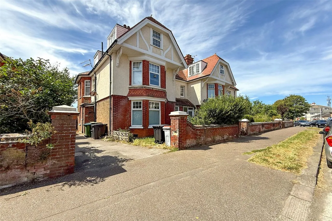 1 bed property for sale, Littlehampton, BN17