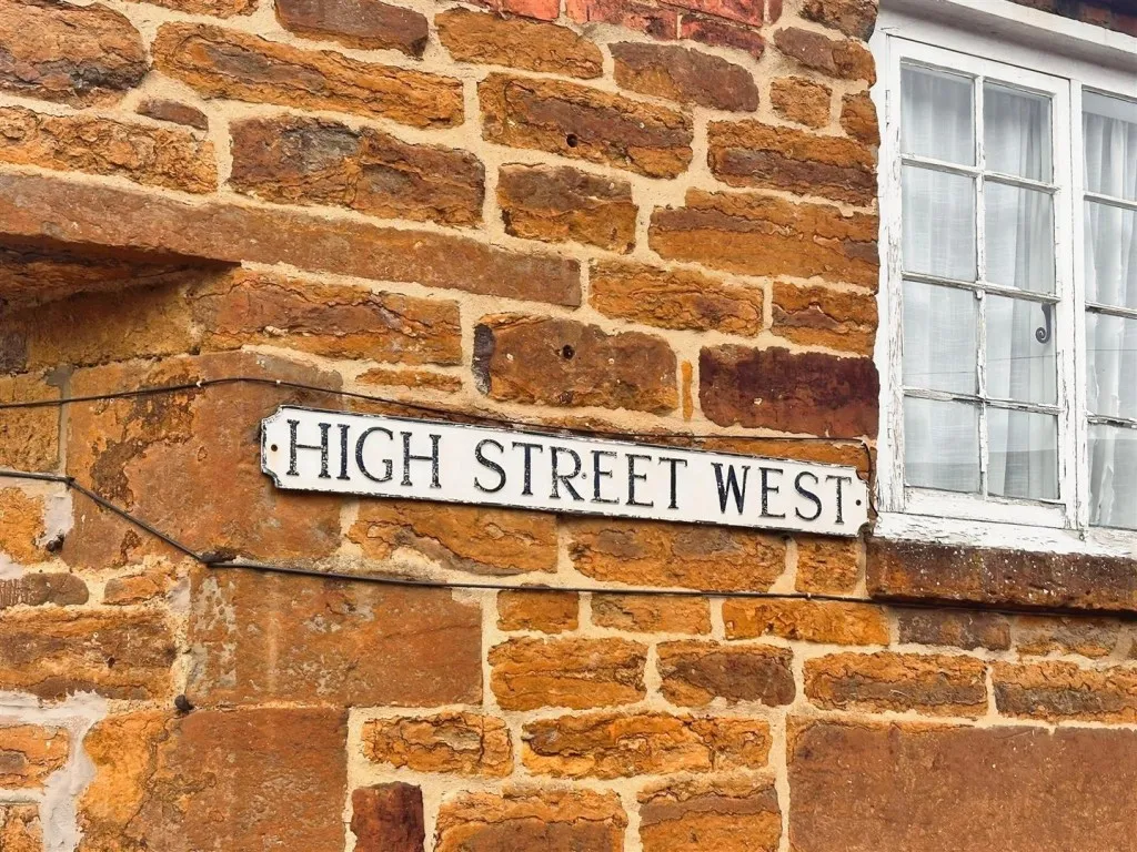 High Street West, Uppingham, photo 16