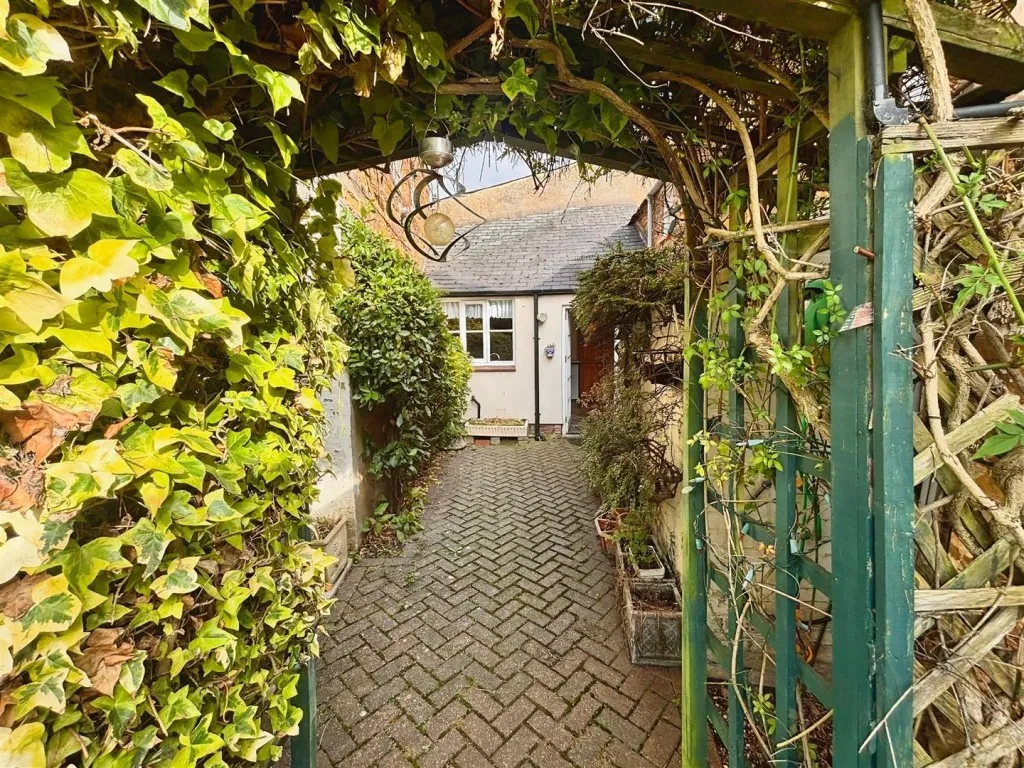 3 bed house for sale, High Street West, Uppingham