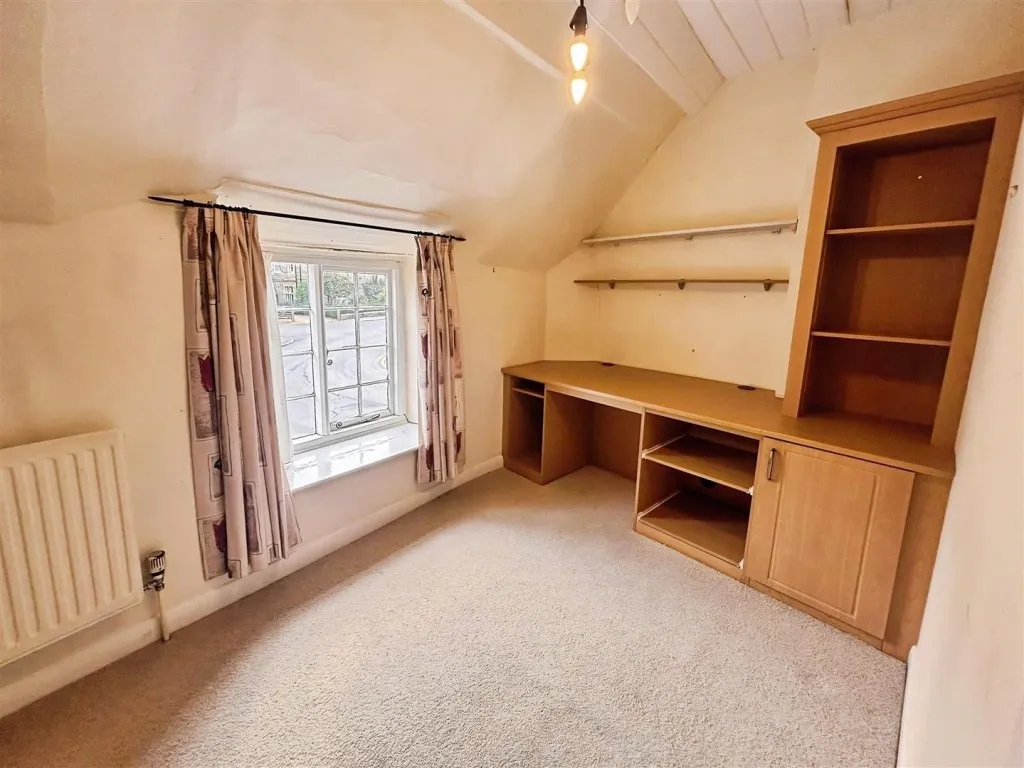 High Street West, Uppingham, photo 12