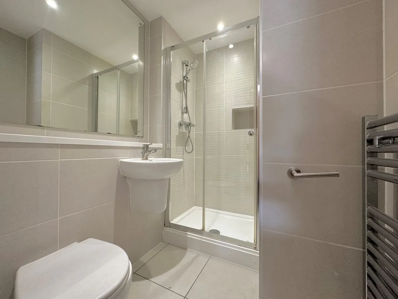 Room 16, Waterside House Woodley Headland, Milton Keynes, Peartree Bridge, MK6 3FE, photo 6