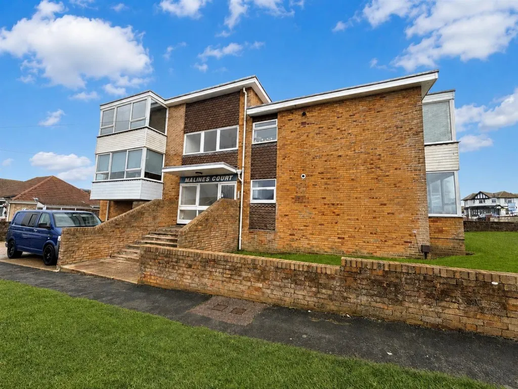 2 bed flat for sale, South Coast Road, Peacehaven, BN10