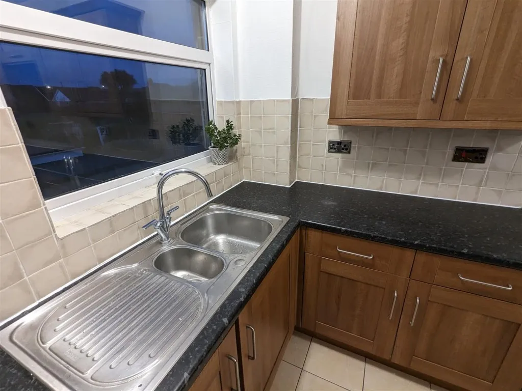 South Coast Road, Peacehaven, BN10, photo 8