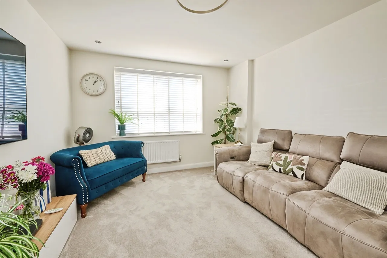 Langsett Gardens, Hampton Water, PE7, photo 3