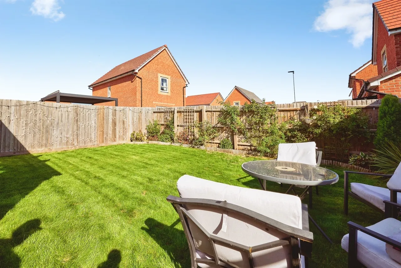 Langsett Gardens, Hampton Water, PE7, photo 16