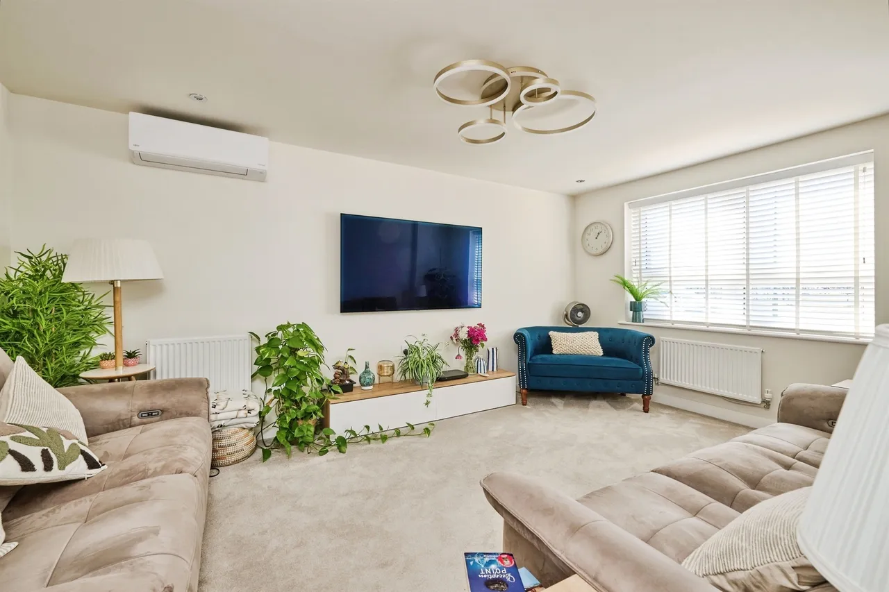 Langsett Gardens, Hampton Water, PE7, photo 2