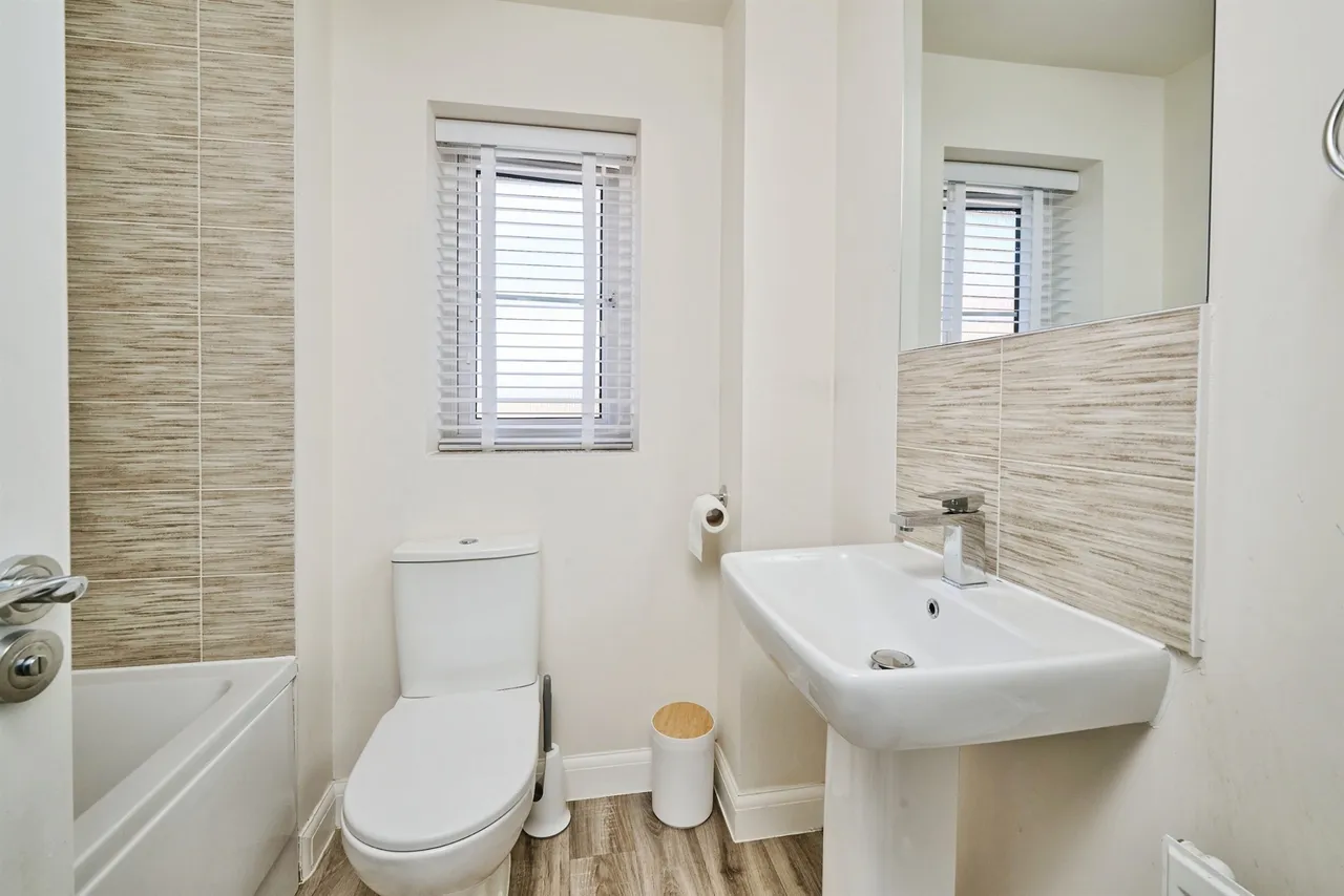 Langsett Gardens, Hampton Water, PE7, photo 14
